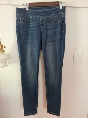 Women's jegging Jeans. Pull on. Brand new. Short. Size 4.
